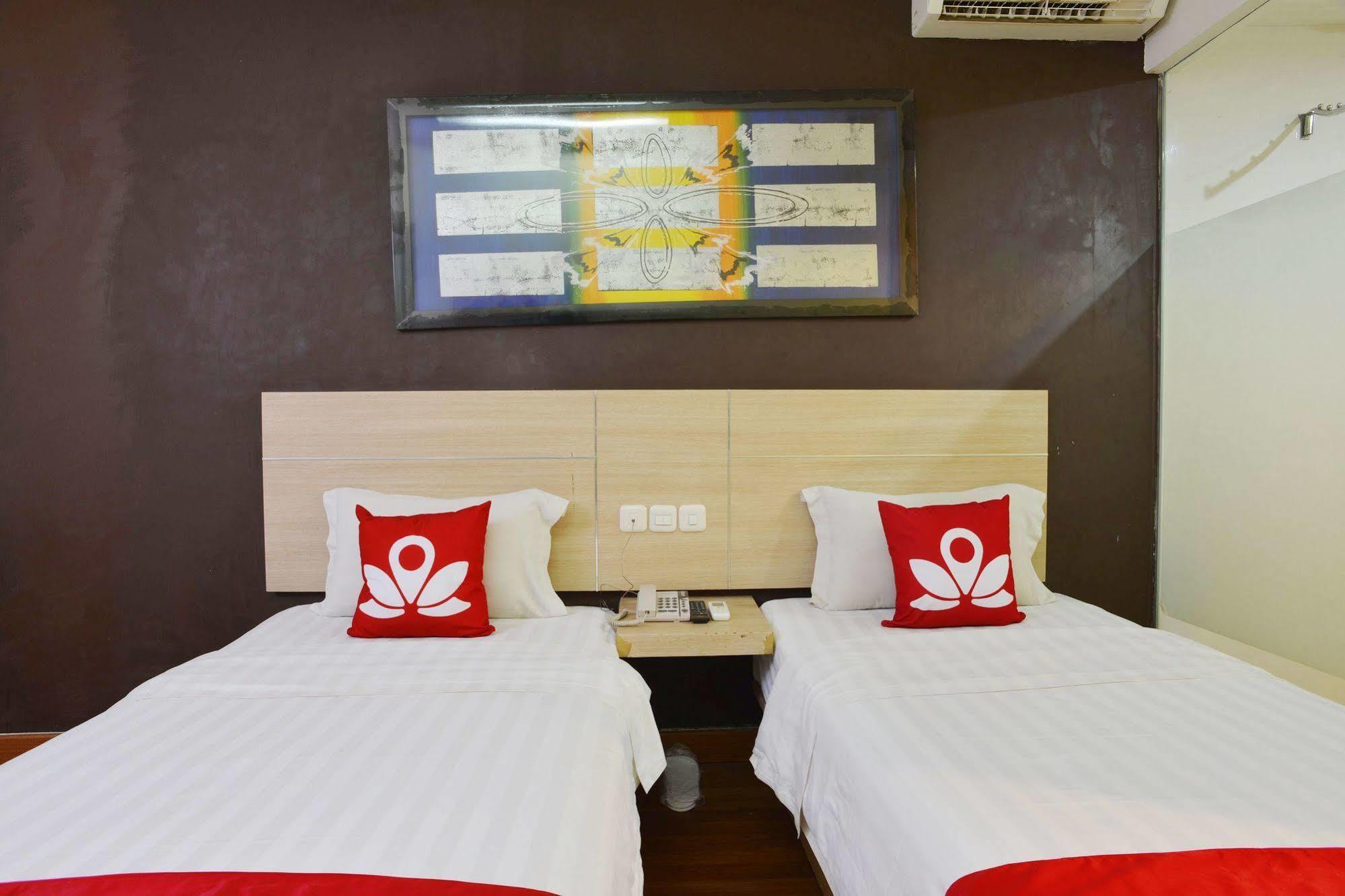 Zen Rooms Rujia Pecenongan Jakarta Buitenkant foto