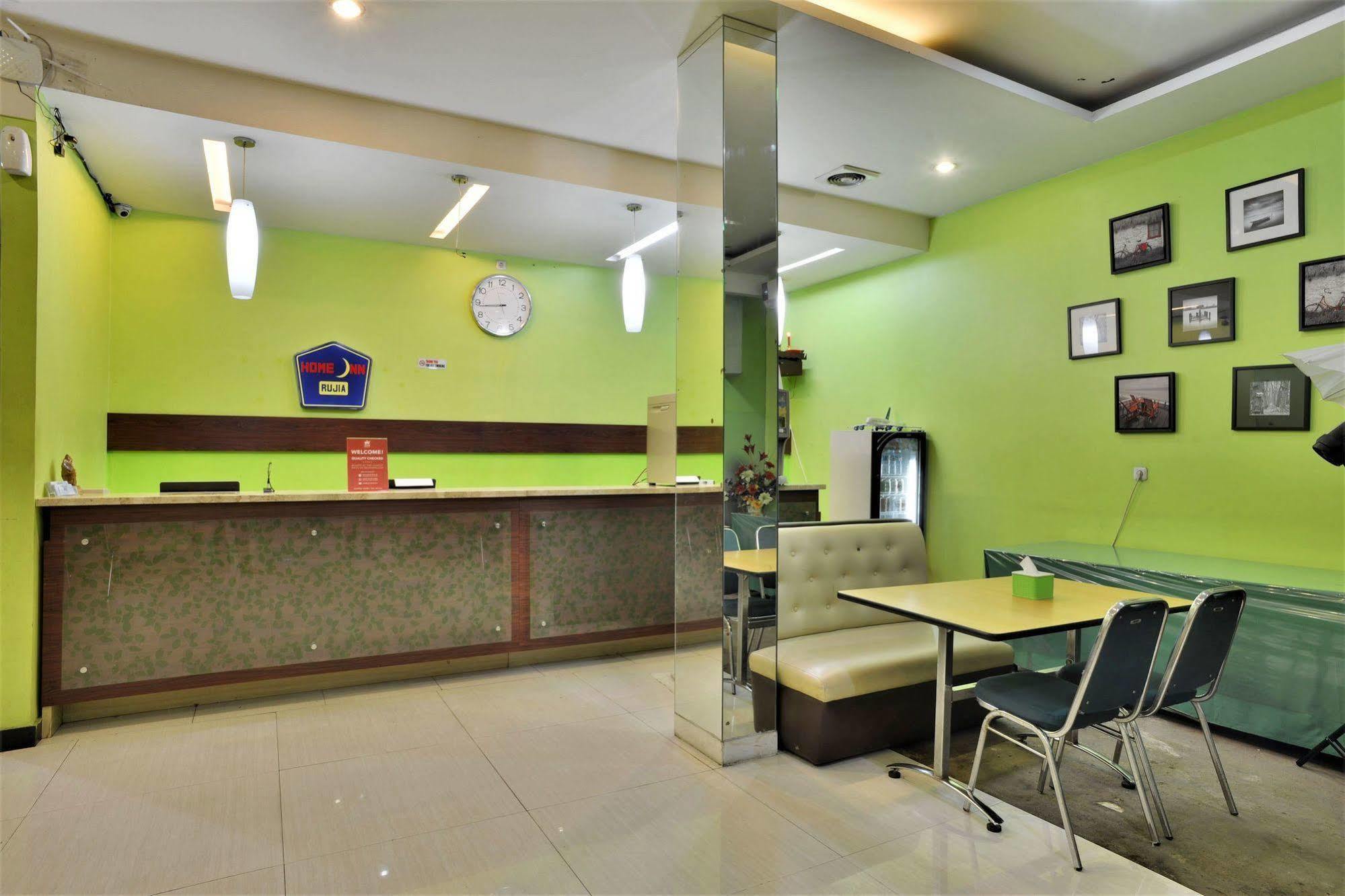 Zen Rooms Rujia Pecenongan Jakarta Buitenkant foto