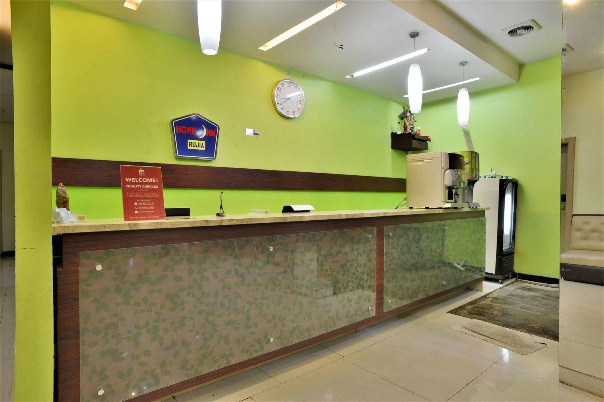 Zen Rooms Rujia Pecenongan Jakarta Buitenkant foto