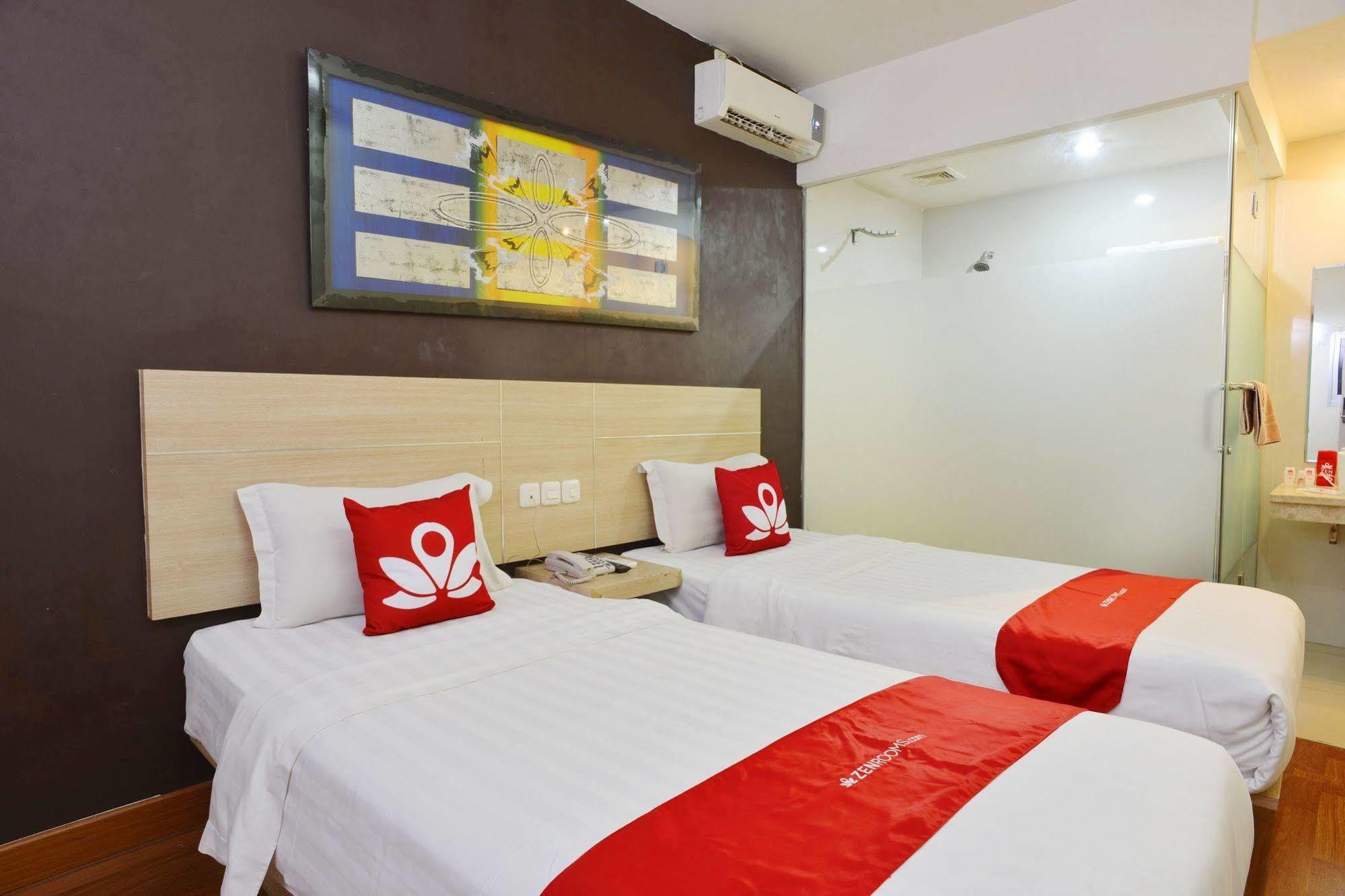 Zen Rooms Rujia Pecenongan Jakarta Buitenkant foto