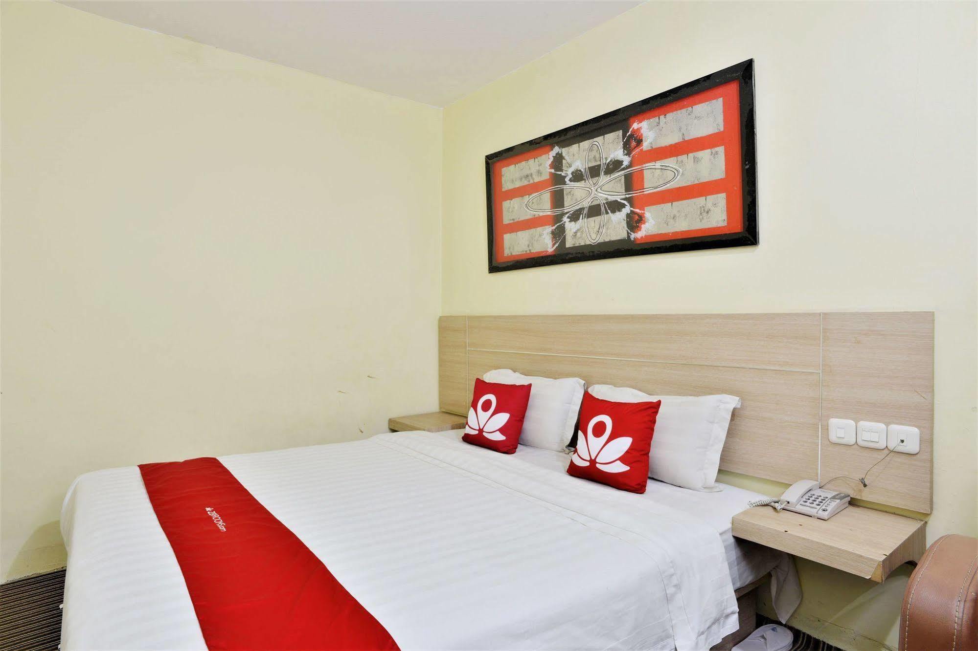 Zen Rooms Rujia Pecenongan Jakarta Buitenkant foto