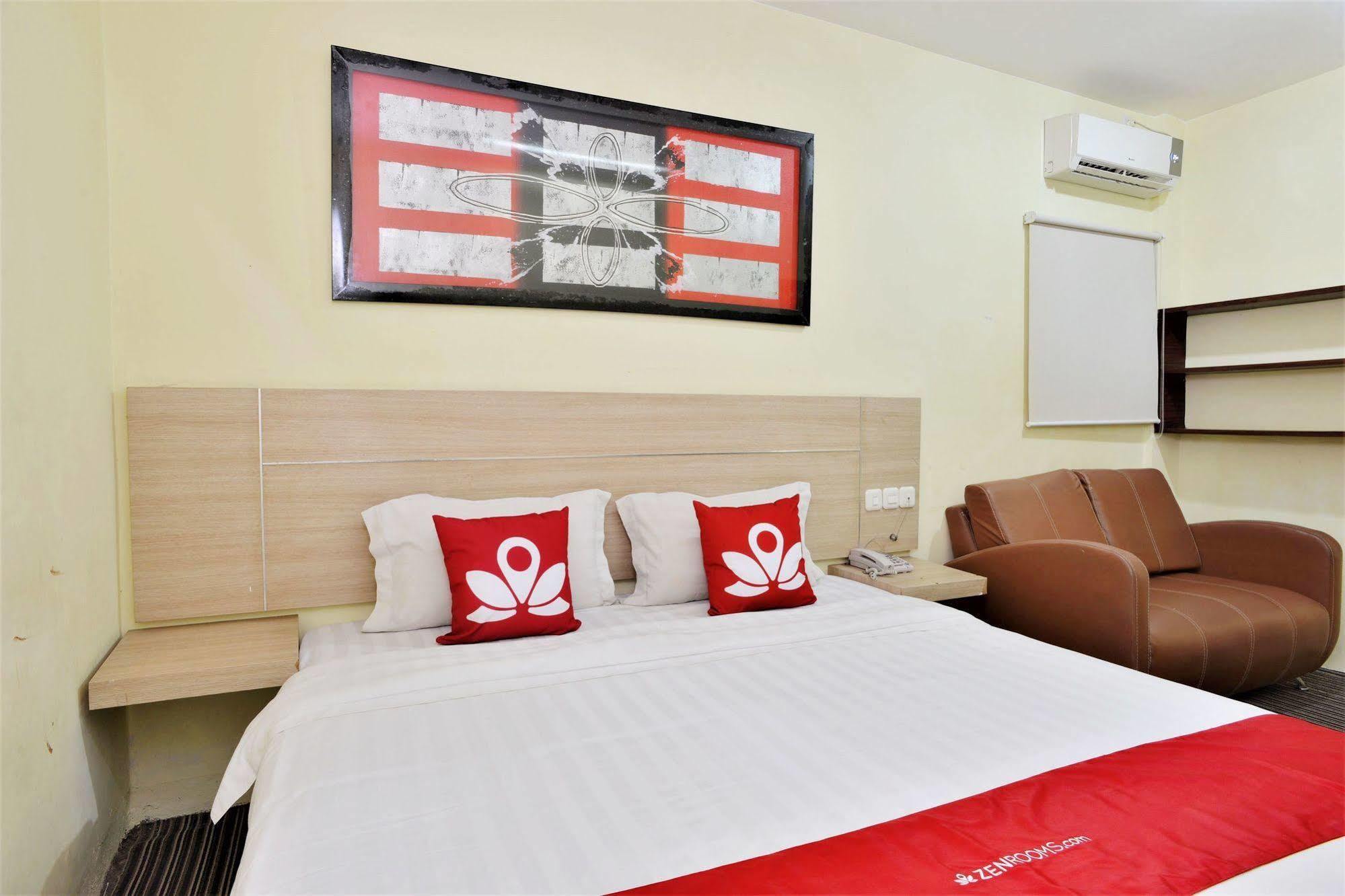 Zen Rooms Rujia Pecenongan Jakarta Buitenkant foto