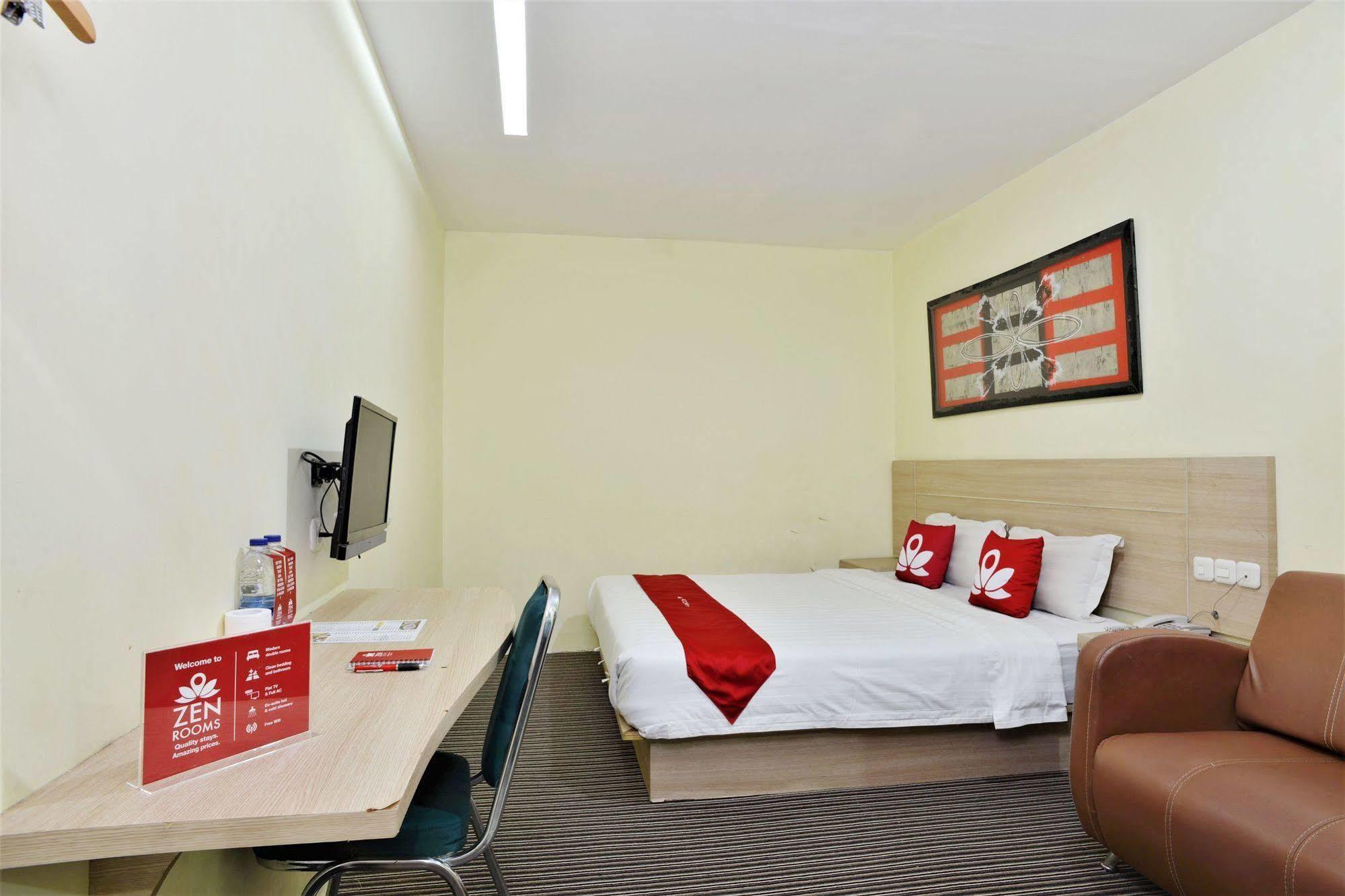 Zen Rooms Rujia Pecenongan Jakarta Buitenkant foto