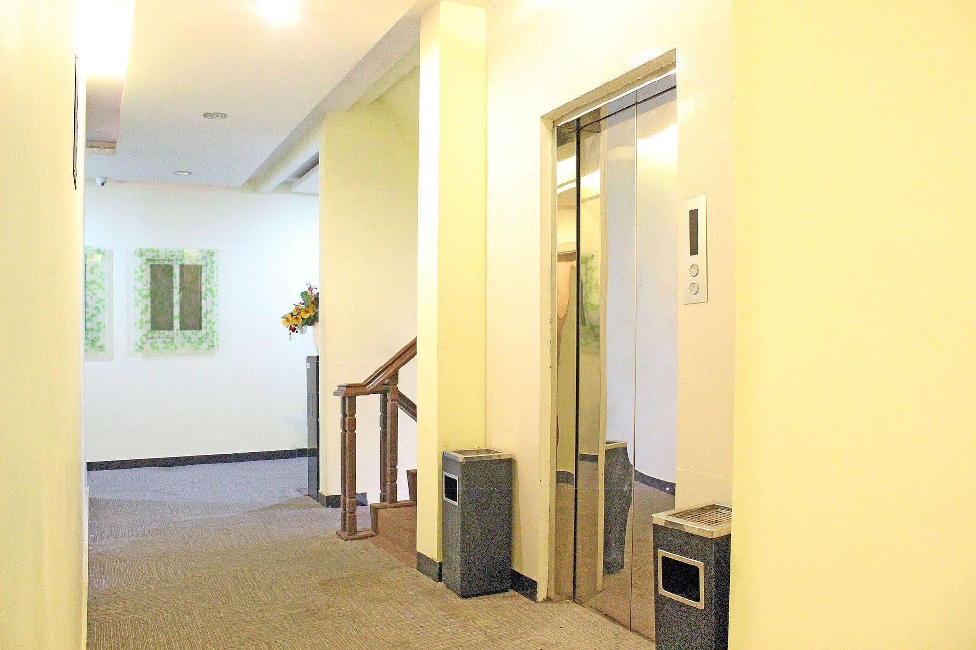 Zen Rooms Rujia Pecenongan Jakarta Buitenkant foto