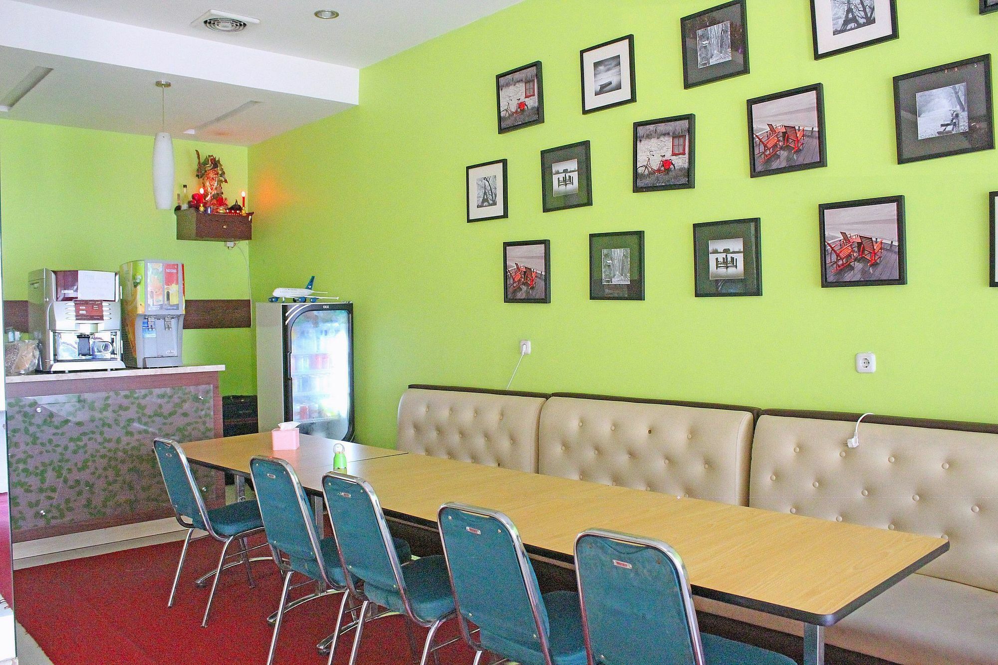 Zen Rooms Rujia Pecenongan Jakarta Buitenkant foto